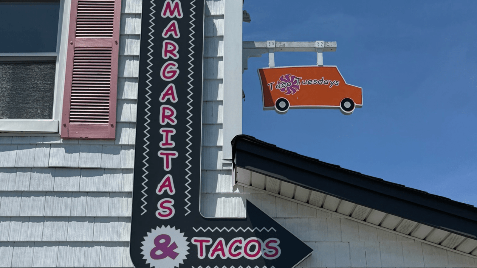 margaritas and tacos sign